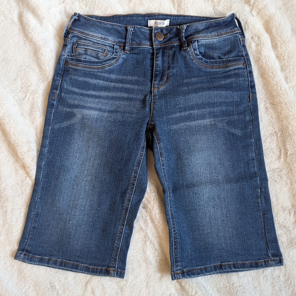 Ricki's Bermuda Jean Shorts, size 2